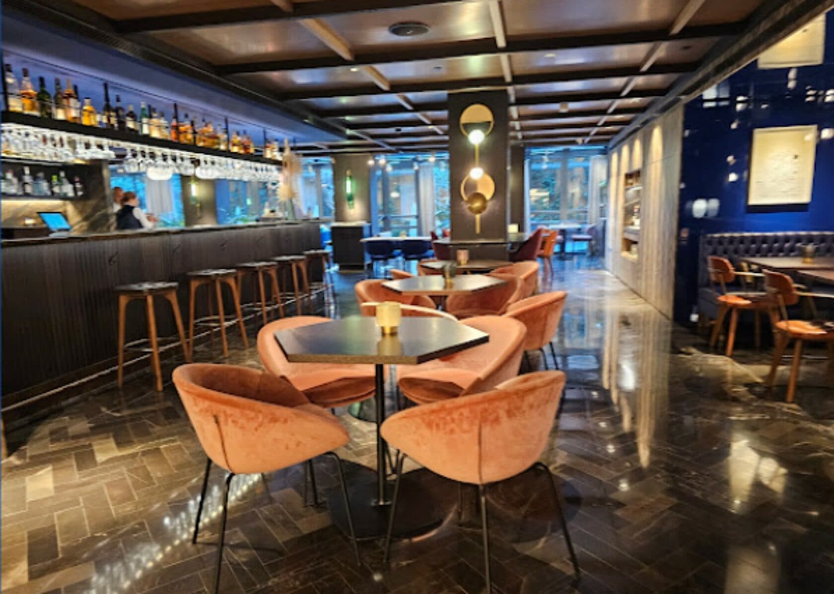 City center lobby bar image 3