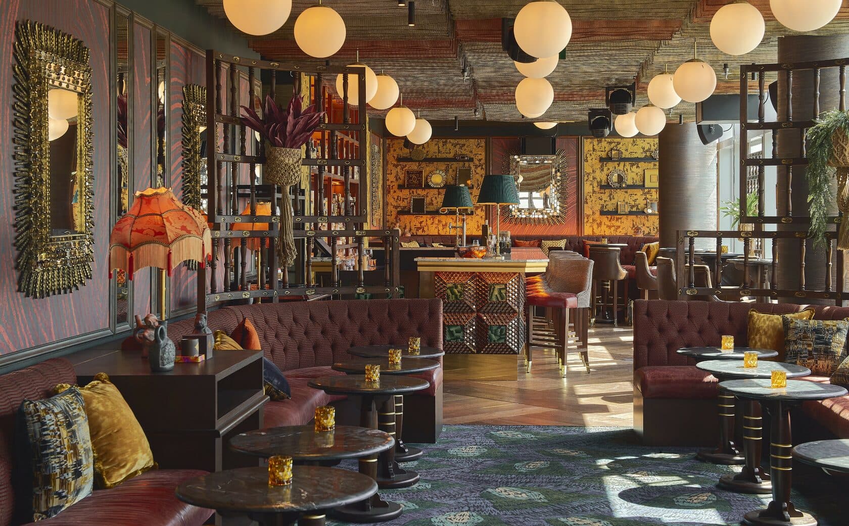 Mysterious luxury restaurant with exotic cuisine image 5