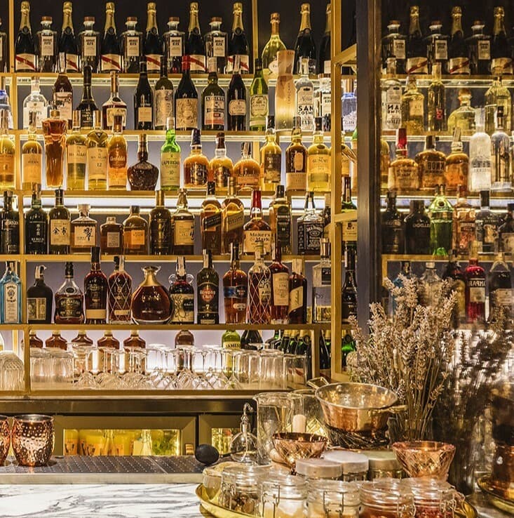 Oyster bar and clandestine cocktail bar image 1