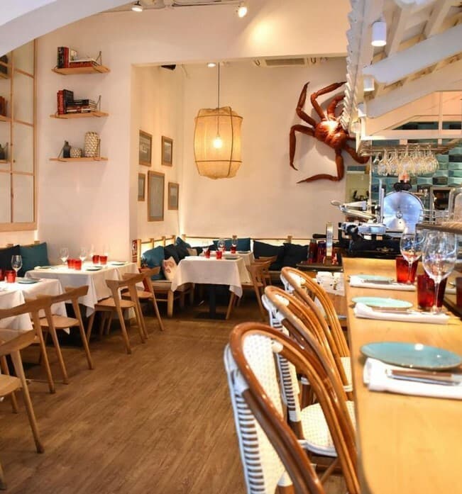 Bistrot / Oyster bar image 1